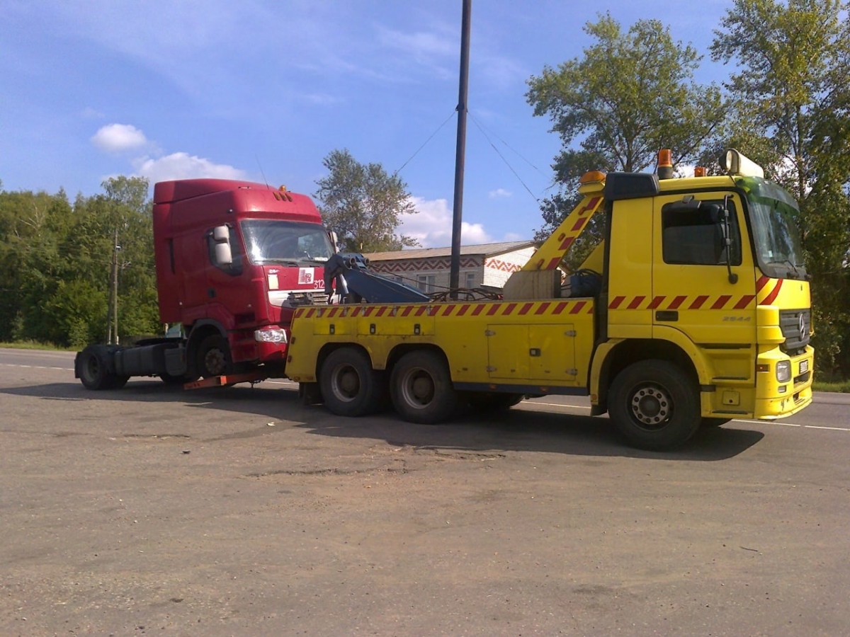 Грузовой эвакуатор Mercedes-Benz Atego в аренду Пензе круглосуточно -  низкая цена